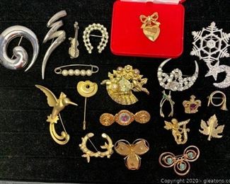 20 Assorted Broaches