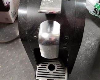 Verismo Systems by Starbucks Model # 580 Piano Black Used 3 times $125