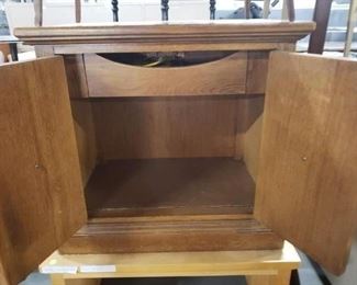 Oak End Table Night Stand cabinet 26"W x 16"D x 25.5"H Made in USA $75