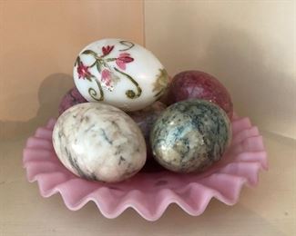 marble decorative eggs