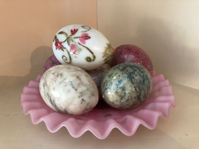 marble decorative eggs