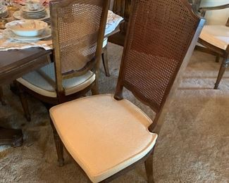 Ethan Allen Dining Table w/8 Chairs (1 extra chair available).