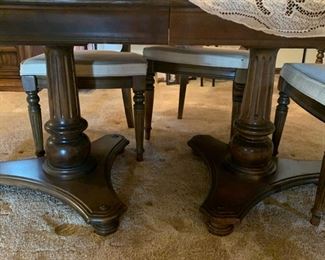 Ethan Allen Dining Table w/8 Chairs (1 extra chair available).