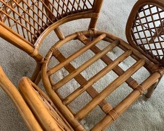 Ethan Allen Rattan Table w/4 Chairs