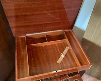 Jewelry Music Box Tables