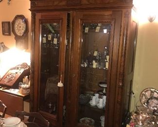 Items Located In The Dining Room