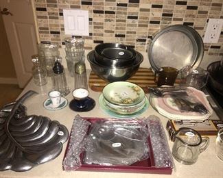 Items Located In The Kitchen ~ Some Cute Vintage Pieces