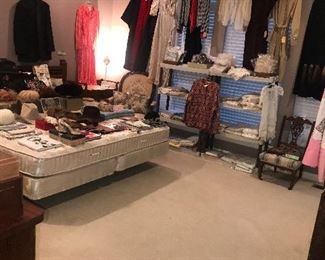 Items Located In The 2nd Bedroom