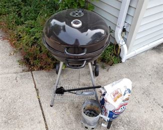 22 Inch Kettle Charcoal Grill
