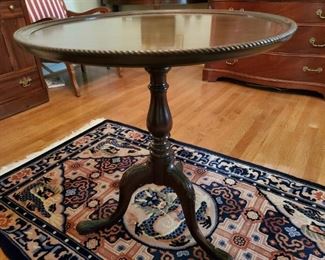 mahogany piecrust table