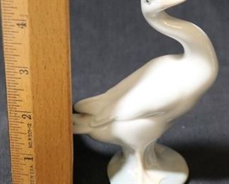 9 - Lladro Swan - AS IS - Chipped 