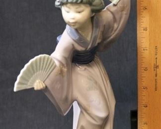 70x - Lladro Geisha girl statue 