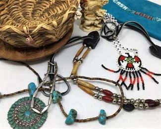 https://connect.invaluable.com/randr/auction-lot/native-american-southwest-style-beaded-jewelry_DFE47B6941