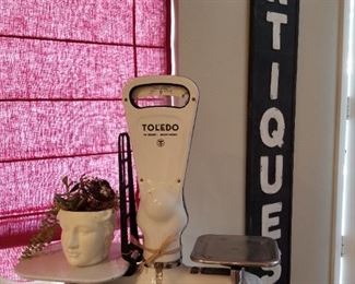 Vintage Tol'edo Scale