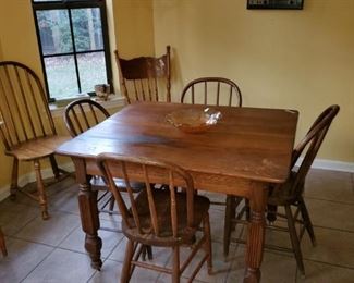 Antique Kitchen table - 4 chairs