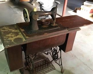Antique Singer Class Sixty Six Red Eye Sewing Machine