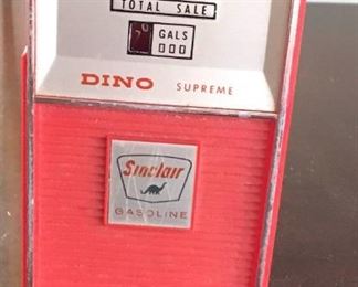 DINO Sinclair Gas Pump Transistor Radio Sixties