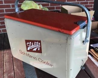 Fifties Schlitz Beer Cooler with Locking Top Bar