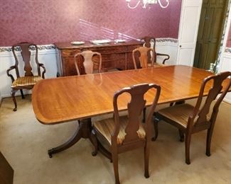 Henredon Dining Table chairs