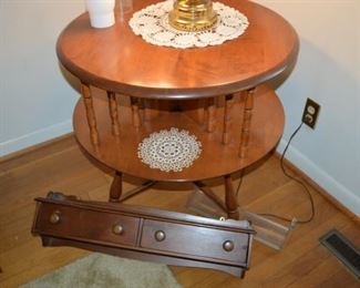 unsual 2 tier round end table