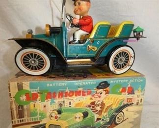 BO OLD FASHION CAR W/ BOX 