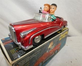 VIEW 2 CLOSEUP BO W/ COUPLE 