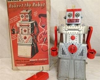 IDEALS ROBERT THE ROBOT W/ BOX 