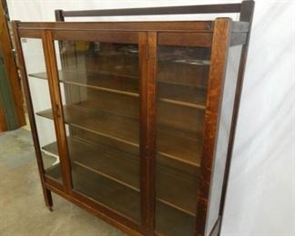 VIEW 2 W/ GLASS PANEL SIDES 