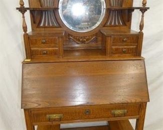 41X36 UNUSUAL OAK SECRETARY DESK 
