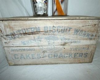 VIEW 2 SOUTHERN BISCUIT BOX 