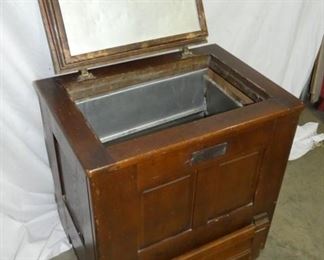 VIEW 2 OAK ICE CHEST 