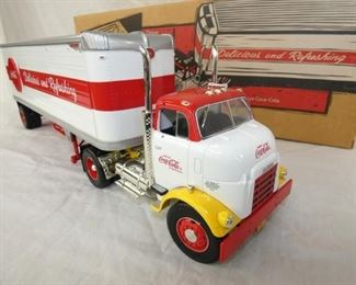 VIEW 2 CLOSEUP COKE TRUCK W/ BOX 