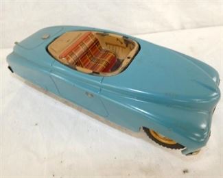 VIEW 2 CLOSEUP CABRIO CAR 