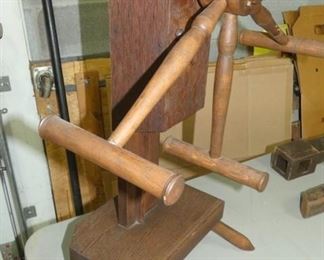 VIEW 2 CLOSEUP PRIM. YARN WINDER 