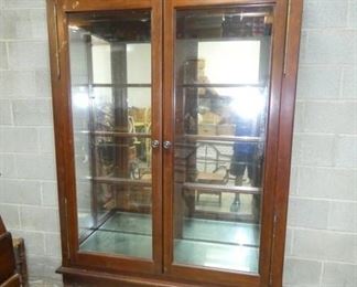 LARGE DOUBLE DOOR CHINA DISPLAY CABINET 