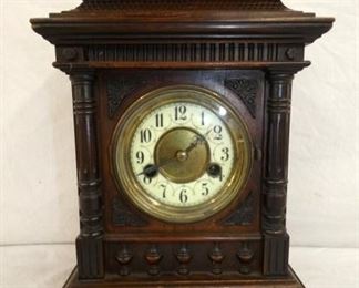 PORC. FACE MANTEL CLOCK NICE 