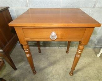 WALNUT 1 DRAWER STAND 