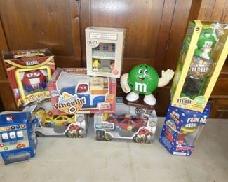 M&M COLLECTION FIGURES 