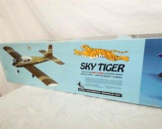 VIEW 2 NIB SKY TIGER PLANE 