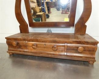 VIEW 2 CLOSEUP MIRROR W/ DRAWERS 