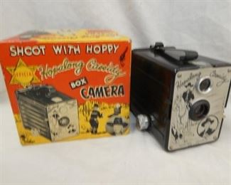 VIEW 2 CLOSEUP CAMERA W/ ORIG. BOX 