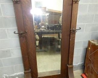 VIEW 2 OAK PEER MIRROR W/ BEV. MIRROR 