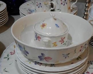 REALLY PRETTY MIKASA SET OF DISHES