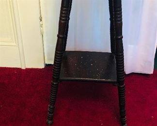 Oak 2 tier parlor table