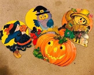 Vintage die cut double sided Halloween cut outs. There are more than pictured🎃