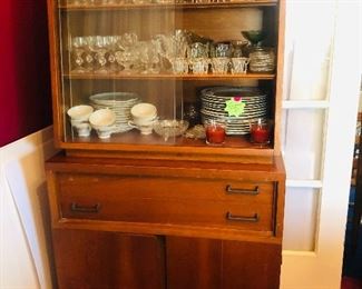 Mid century hutch/china cabinet with sliding glass doors