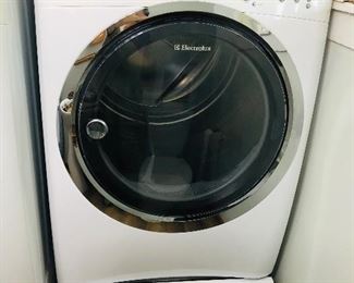 Electrolux dryer with stand