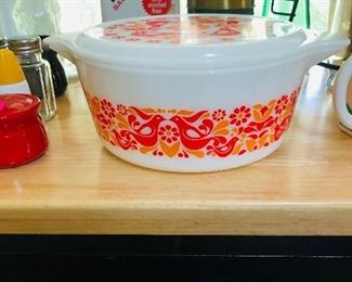 Vintage pyrex friendship red bird pattern lidded casserole