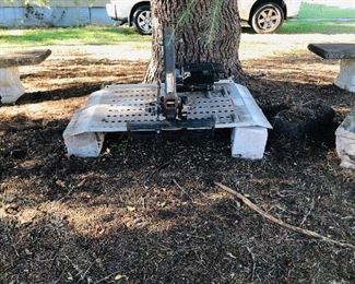 Outlander wheelchair lift for vehicles/works well
