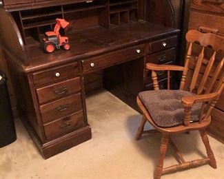 Roll top desk.